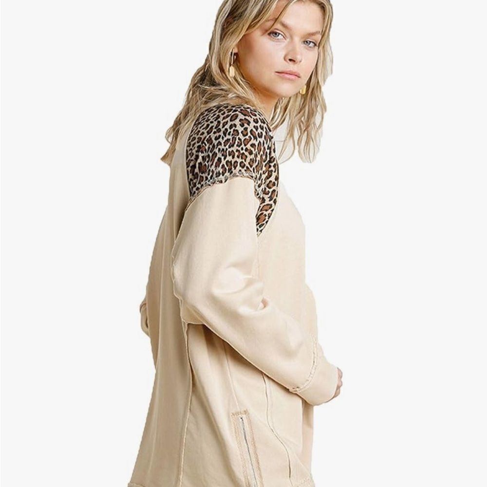 umgee French Terry Animal Print Raw Edged Detail Tunic Top Side Slits Zipper S